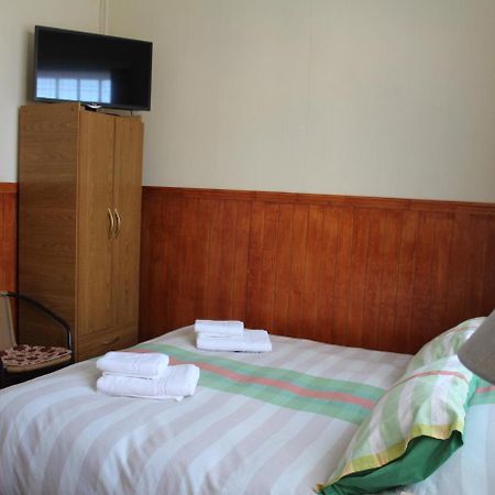 Hostal Y Cabanas Ainil Punta Arenas Luaran gambar