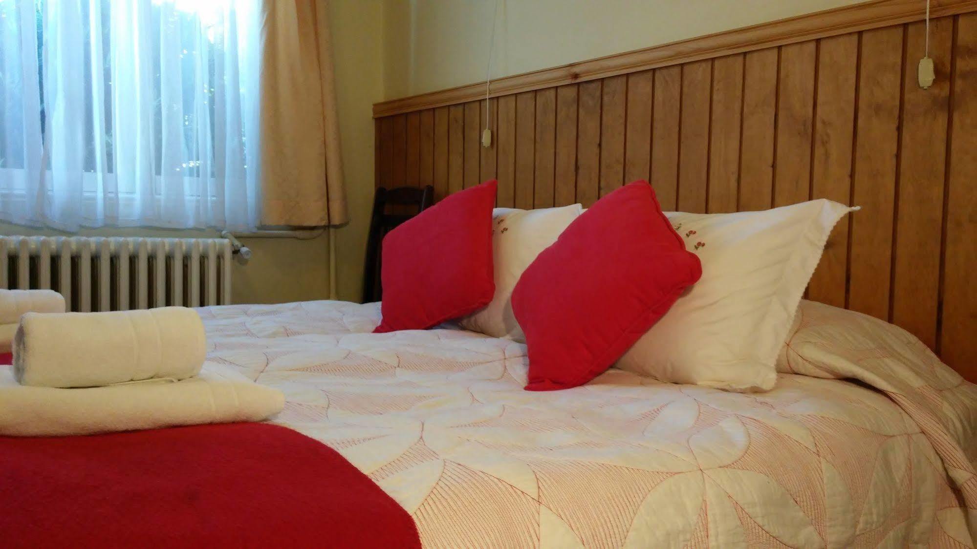 Hostal Y Cabanas Ainil Punta Arenas Luaran gambar