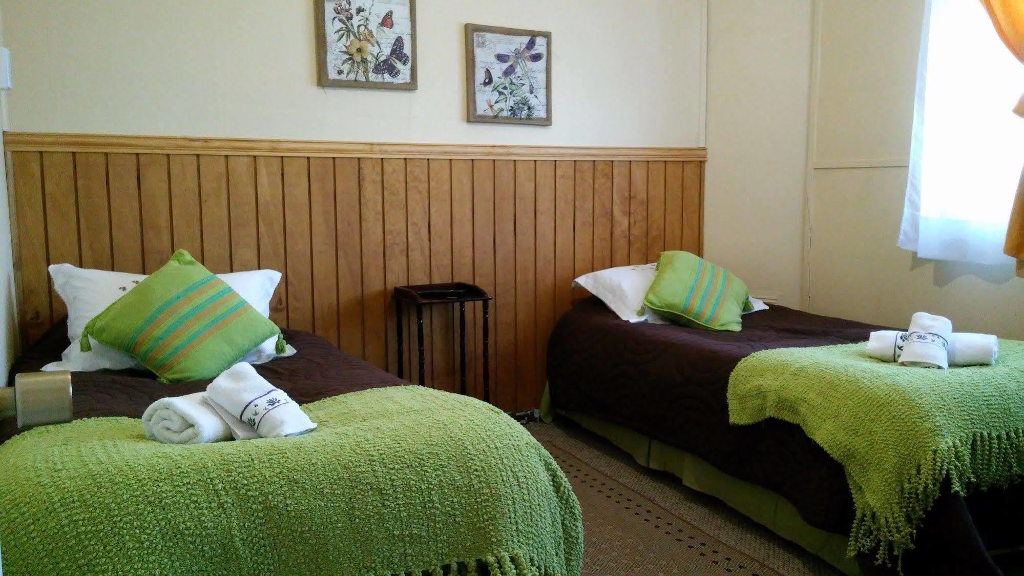 Hostal Y Cabanas Ainil Punta Arenas Luaran gambar