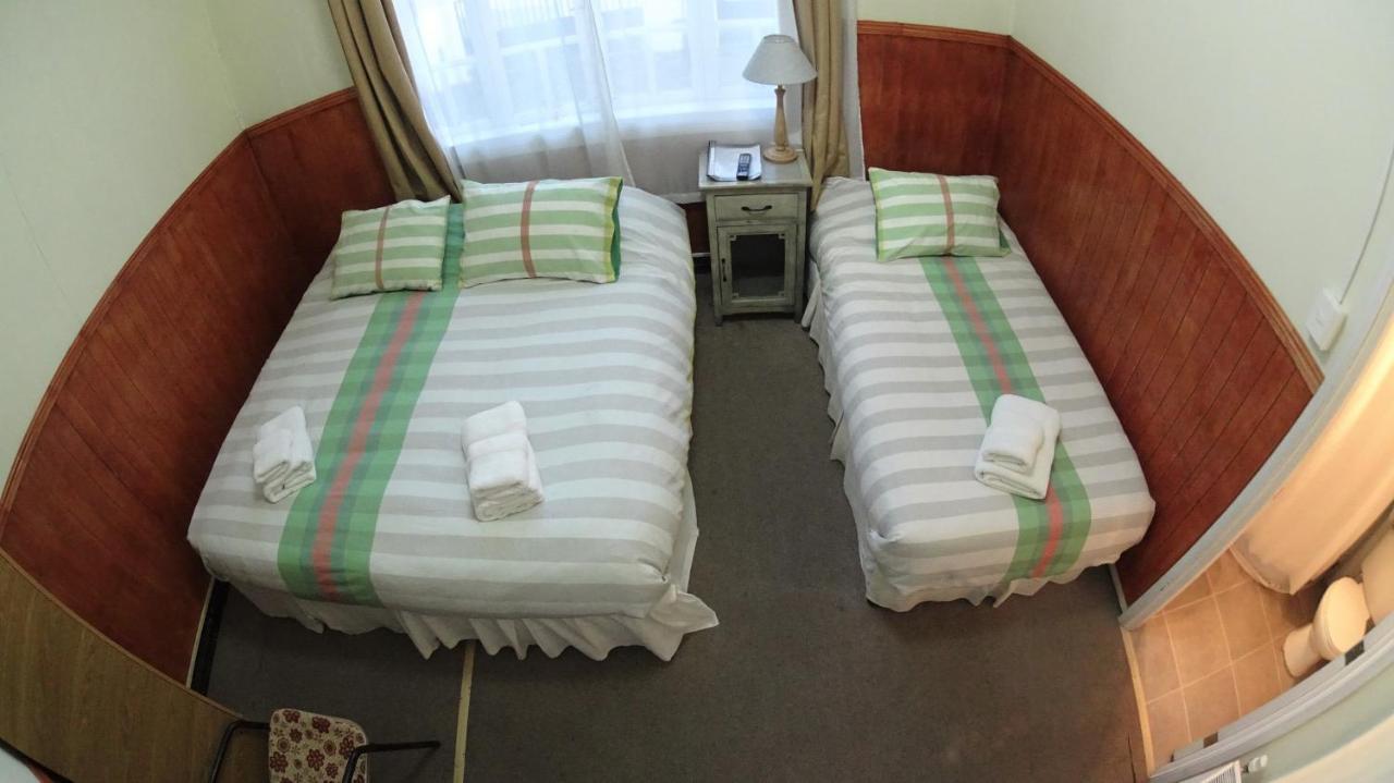 Hostal Y Cabanas Ainil Punta Arenas Luaran gambar